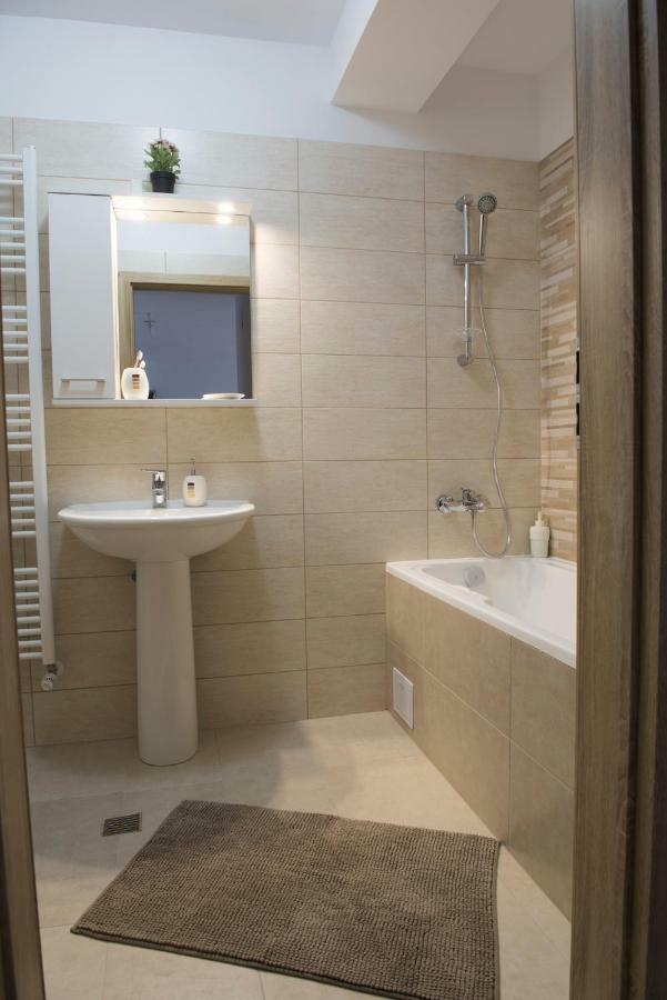 Cassie Apartment Braşov Extérieur photo